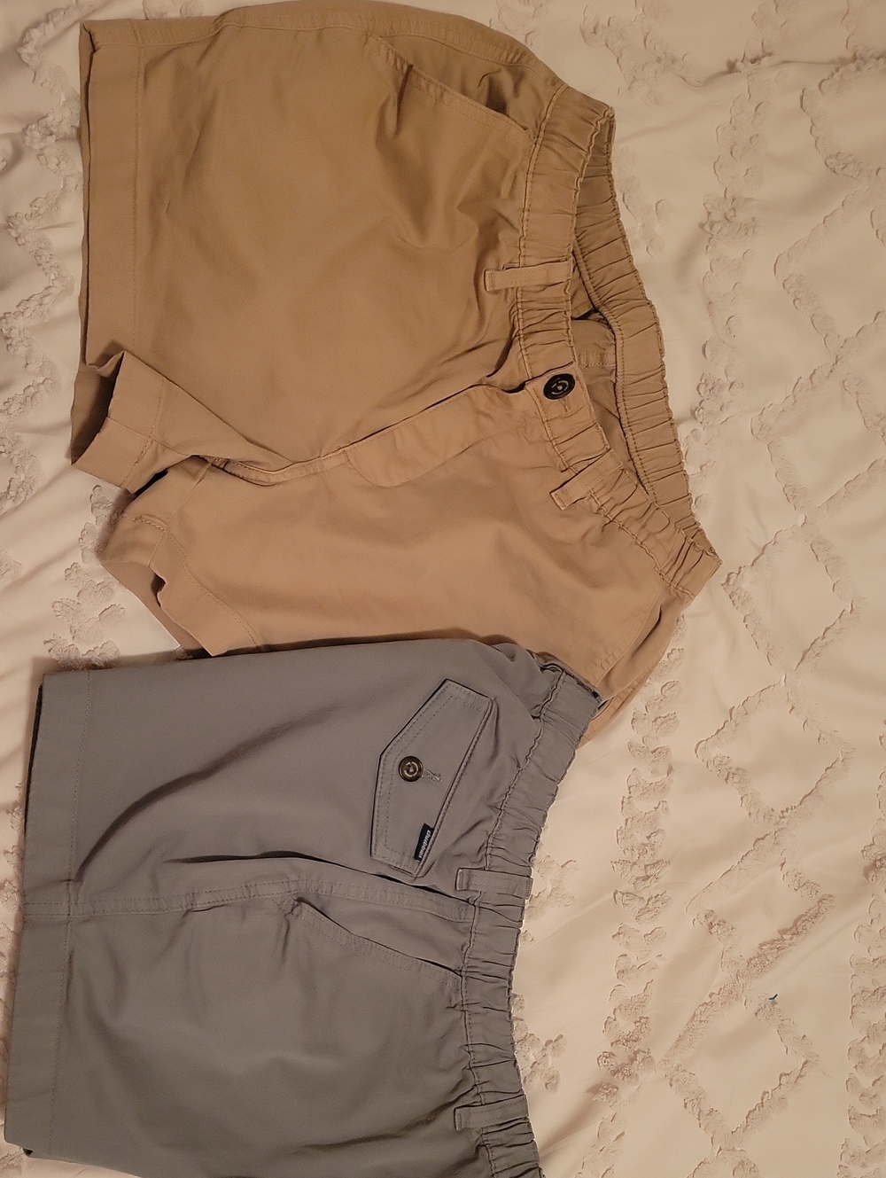 chubbies Mens Twin Pack Elastic-Waist Shorts in Tan and Olive